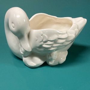 Vintage Avon 1984 White Ceramic Duck with Ducklings Planter